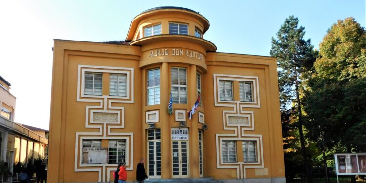 Evo nam teatra i u Loznici našoj