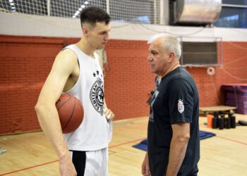 „Nadam se da ću jednog dana shvatiti šta Obradović traži od mene“: Kuruc se požalio Letoncima