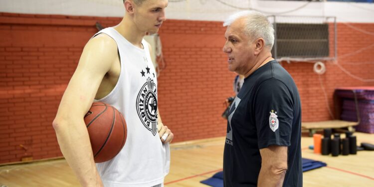 „Nadam se da ću jednog dana shvatiti šta Obradović traži od mene“: Kuruc se požalio Letoncima