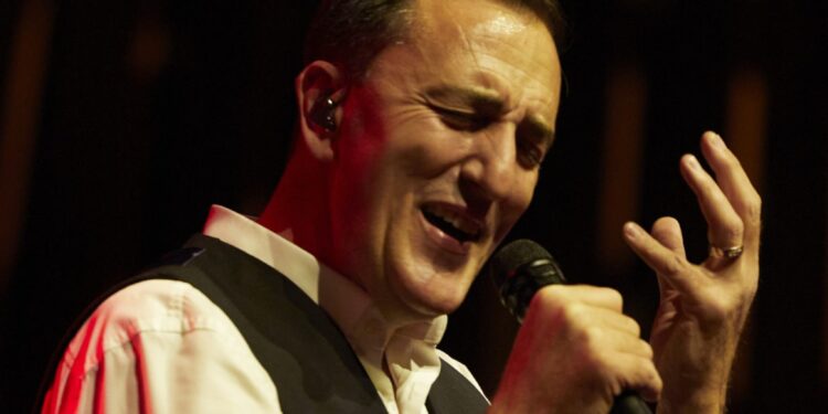 Publika u transu: Sergej Ćetković održao emotivan koncert