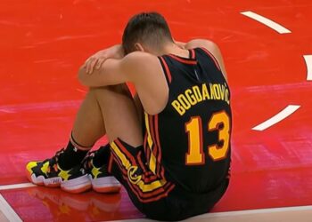 Povredio se Bogdan Bogdanović! Srbin ležao na parketu, kolege ga iznele sa terena (VIDEO)