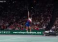 “Da li je to ptica, avion? Ne, to je Novak!”: Neverovatan skok i smeč Đokovića! (VIDEO)
