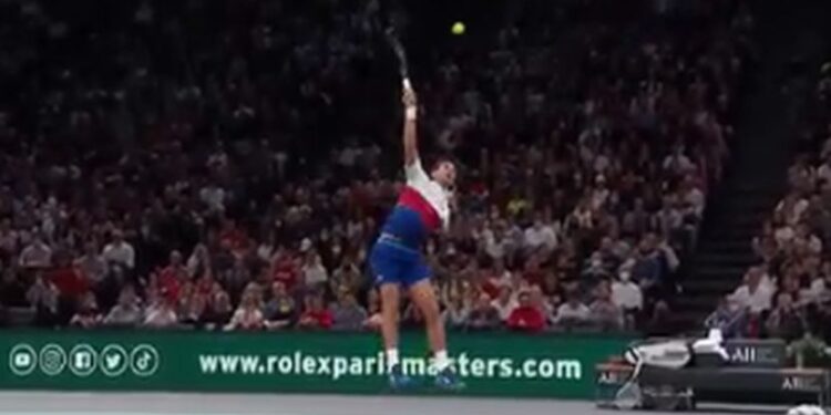 “Da li je to ptica, avion? Ne, to je Novak!”: Neverovatan skok i smeč Đokovića! (VIDEO)