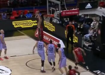 Olimpija Milano slavila protiv Barselone za vrh Evrolige (VIDEO)