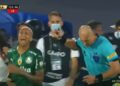 Sudija ga prijateljski potapšao, srušio se kao pokošen (VIDEO)
