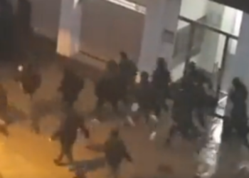 Navijači Hajduka iz Splita i Benfike napali pab sa Barsinim pristalicama (VIDEO)