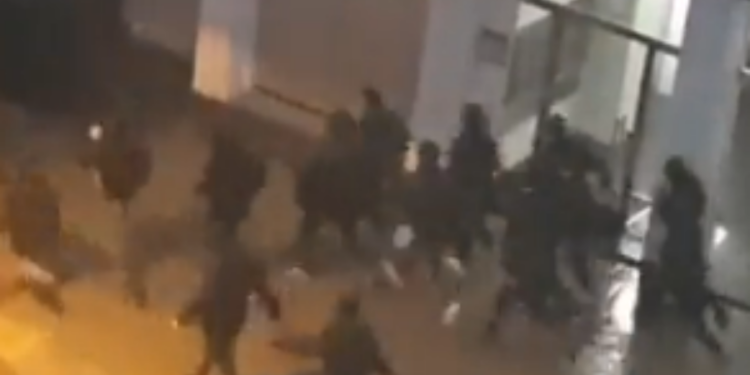 Navijači Hajduka iz Splita i Benfike napali pab sa Barsinim pristalicama (VIDEO)