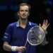 Medvedev lako do finala završnog Mastersa: Rus čeka Novaka ili Zvereva u borbi za trofej Torina