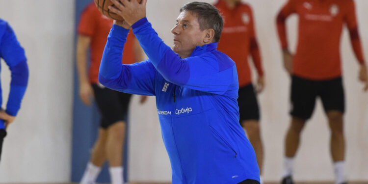 Piksi i Orlovi odradili prvi trening pred Portugalce, igrali basket i stoni tenis (VIDEO)