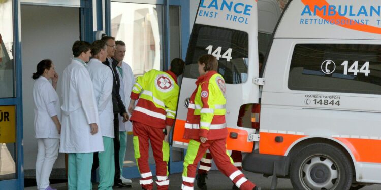 Broj novozaraženih opao, pune se i dalje bolnice
