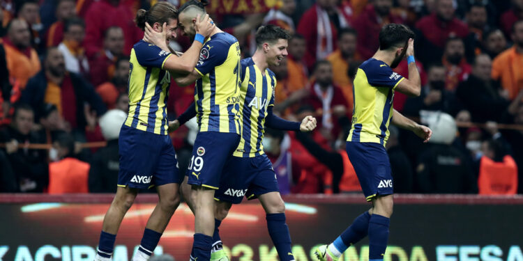 Navijač Fenerbahčea umro od srčanog udara: Koban gol u derbiju u nadoknadi
