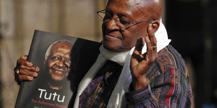 Preminuo Dezmond Tutu