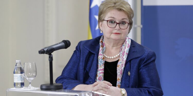 Zveket oružja iz konzulata