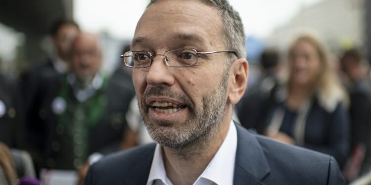 FPO na meti kritike zbog korona klastera u Koruškoj