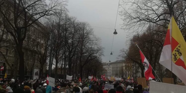 U Beču na protestima oko 40.000 ljudi