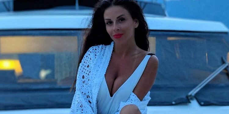 Ana Sević trudničke dane provodi na Tari (FOTO)