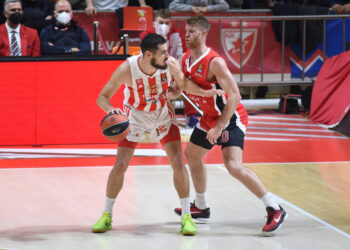 Kalinić srušio Olimpijakos, Zvezda posle drame upisala novu pobedu u Evroligi (VIDEO)