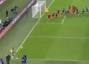 Turčin kao Piksi i Rambo Petković: Čalhanoglu iz kornera dao gol Romi (VIDEO)