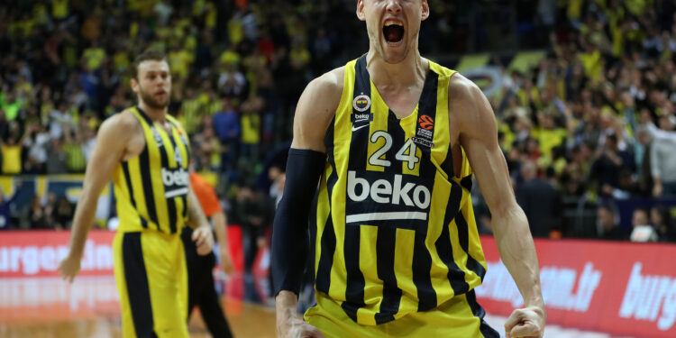 Fenerbahče potvrdio: Jan Veseli i Nando De Kolo na dužoj pauzi