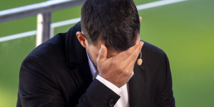 Aguero se u suzama oprostio od fudbala: Slomio se pred kamerama, Laporta ga tešio (VIDEO)