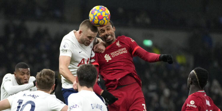 Ludilo u Londonu i remi Totenhema i Liverpula
