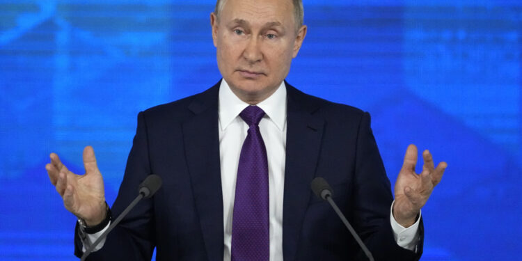 “Žena je žena, muškarac je muškarac”: Putin digao glas protiv transrodnih osoba u ženskom sportu