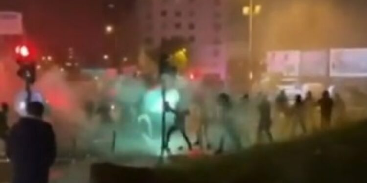 Huliganski haos u Portugalu: Brutalna tuča navijača i pucnjava, uhapšeno 54, u bolnici 12! (VIDEO)
