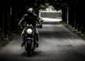 Naoružani napadači na motoru ubili funkcionera