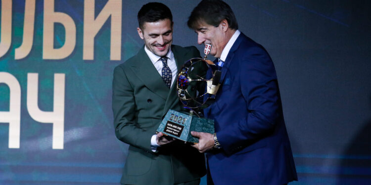 Tadić o Mitroviću: Ljut sam što igra u Čempionšipu