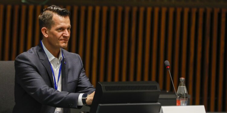 Mikštajn: Ne možemo zaustaviti omikron
