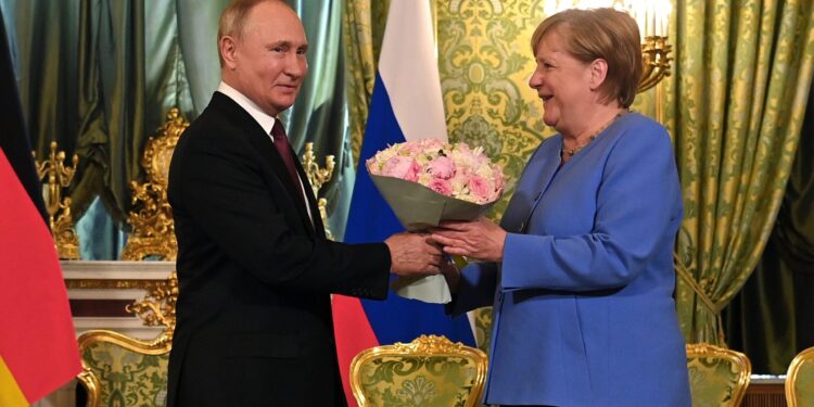Najveća greška Angele Merkel: Kako je Nemačka omogućila Rusiji da ucenjuje Evropu