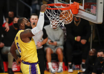 Lebron doneo pobedu Lejkersima: Pokuševski video „moćnog kralja“ (VIDEO)
