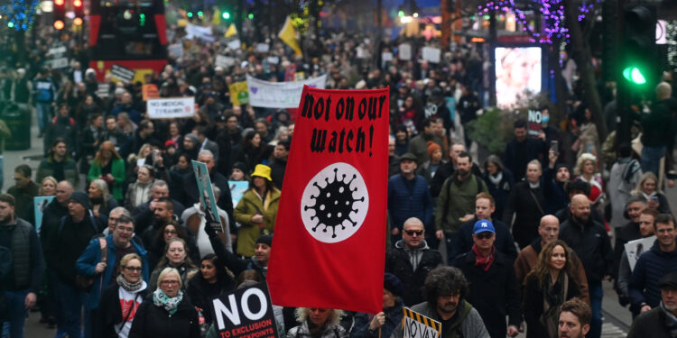 Sukob policije i demonstranata u Londonu, ima povređenih