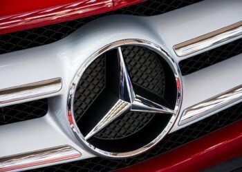 Mercedes “časti” 100.000 radnika sa po 6.000 evra