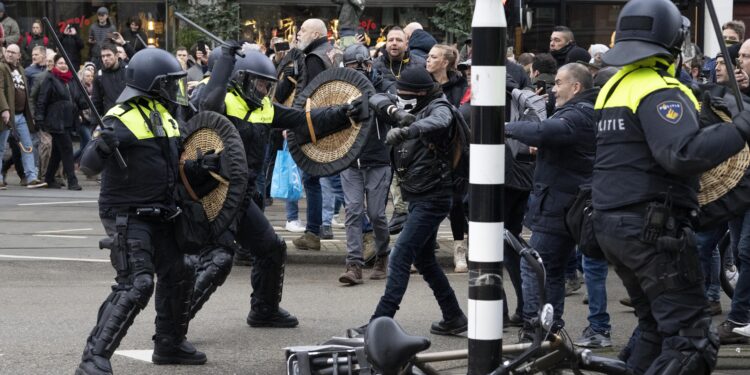 Ispovest Srpkinje iz Amsterdama: Ovde je užasno, rade samo osnovne prodavnice i kofi šopovi