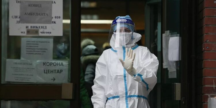 Šta nas čeka 2022. godine (1): Nastavlja se boj sa koronom!