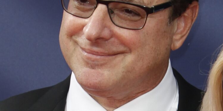 Preminuo komičar Bob Saget