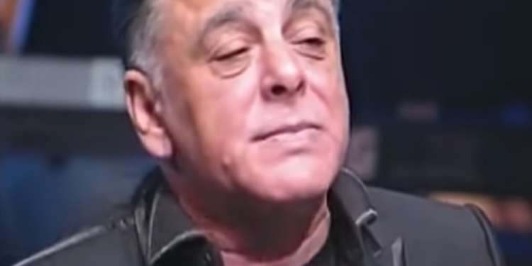 Sahranjen Aki Rahimovski: Ista numera emitovana na 150 radio-stanica (VIDEO)
