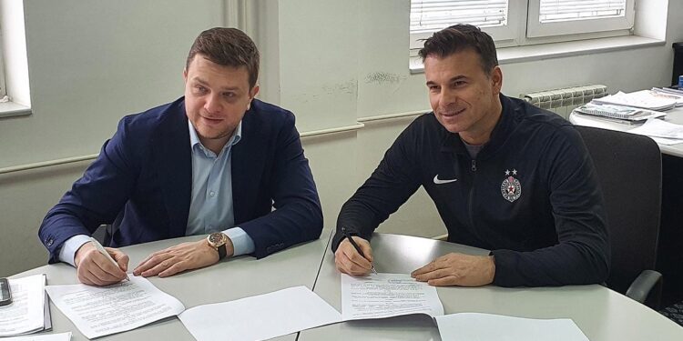 „Dogovor za tri minuta“: Stanojević produžio ugovor sa Partizanom (VIDEO)
