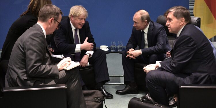 “Reći ću Putinu da ne prelazi granicu!” Odgovor Moskve: Britanske pretnje su alarmantne!