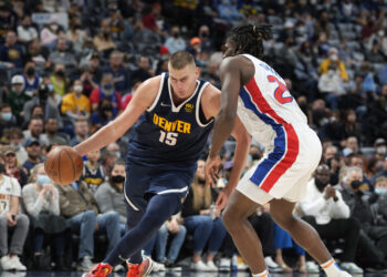 Jokić vodio Denver do pobede nad Detroitom (VIDEO)