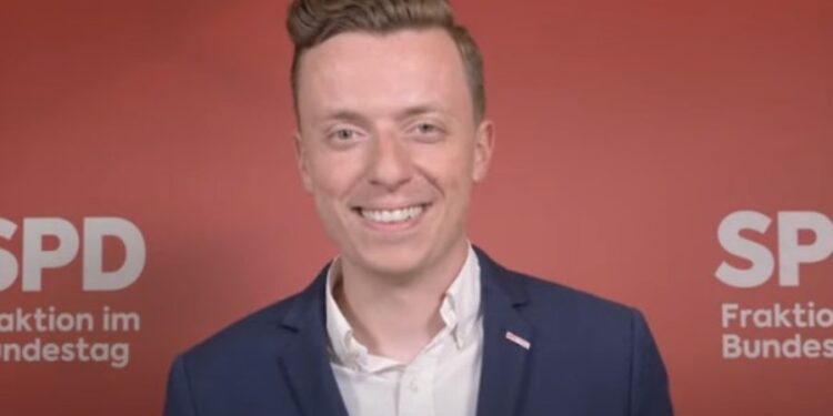Ko je novi izvestilac Bundestaga za Balkan? Adis Ahmetović pobegao iz BiH, a sada se vraća kao nemački političar
