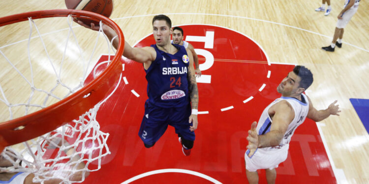 Jović još mora da čeka na debi za Pao