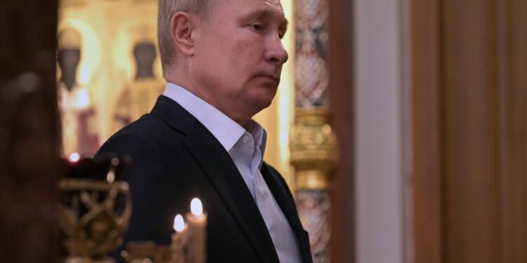 DW: Putin trijumfuje, Zapad rotira