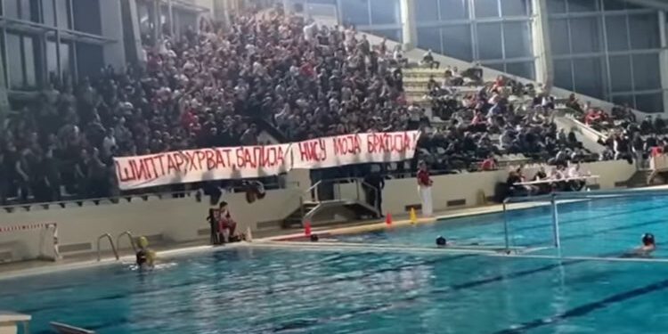 “Delije” terale crnogorskog trenera i skandirale Ratku Mladiću (VIDEO)