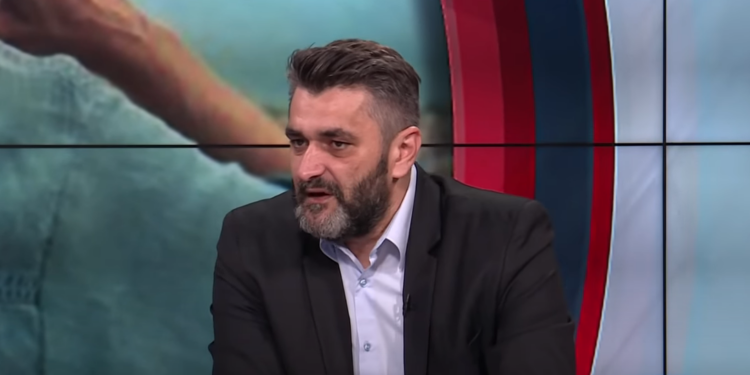 Nacrtao nam mete na čelu!