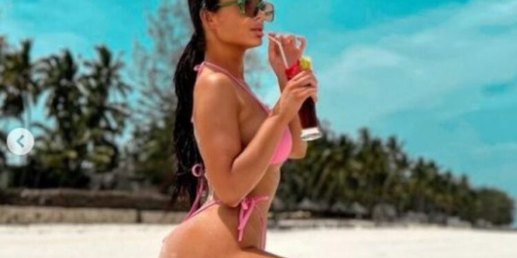 Žena od Sultana ugradila silikone: Tijana Milentijević se pohvalila golotinjom sa Zanzibara (FOTO)