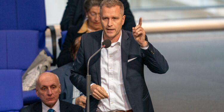 Bistron: Nemačka vlada će snositi posledice za rat u Ukrajini!