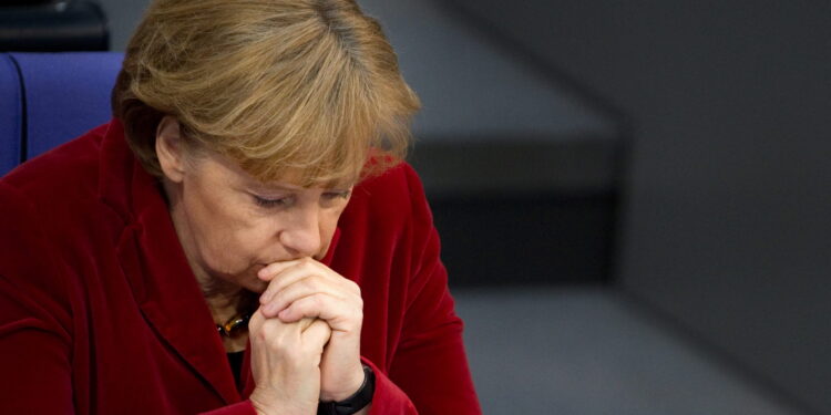 Umrla portparolka Angele Merkel