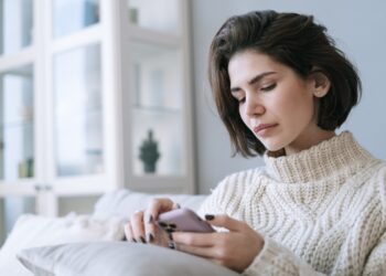 Čuvajte se onlajn prevara: Zašto ne treba otvarati sajt banke preko linka iz SMS?